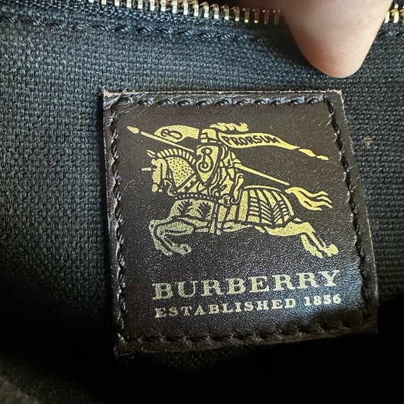 BURBERRY CROSSBODY ITALY MADE UNISEX 🌟AUTHENTIC 🌟 - Picture 4 of 12